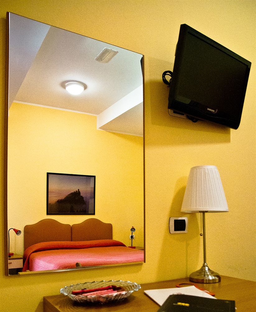 Lodge Holidays - Glamping San Marino Bagian luar foto